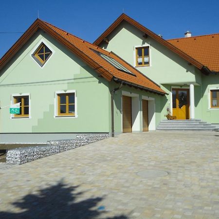 Gaestezimmer Rieder Staatz エクステリア 写真