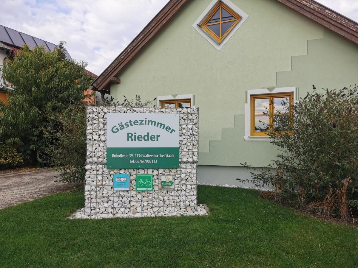 Gaestezimmer Rieder Staatz エクステリア 写真