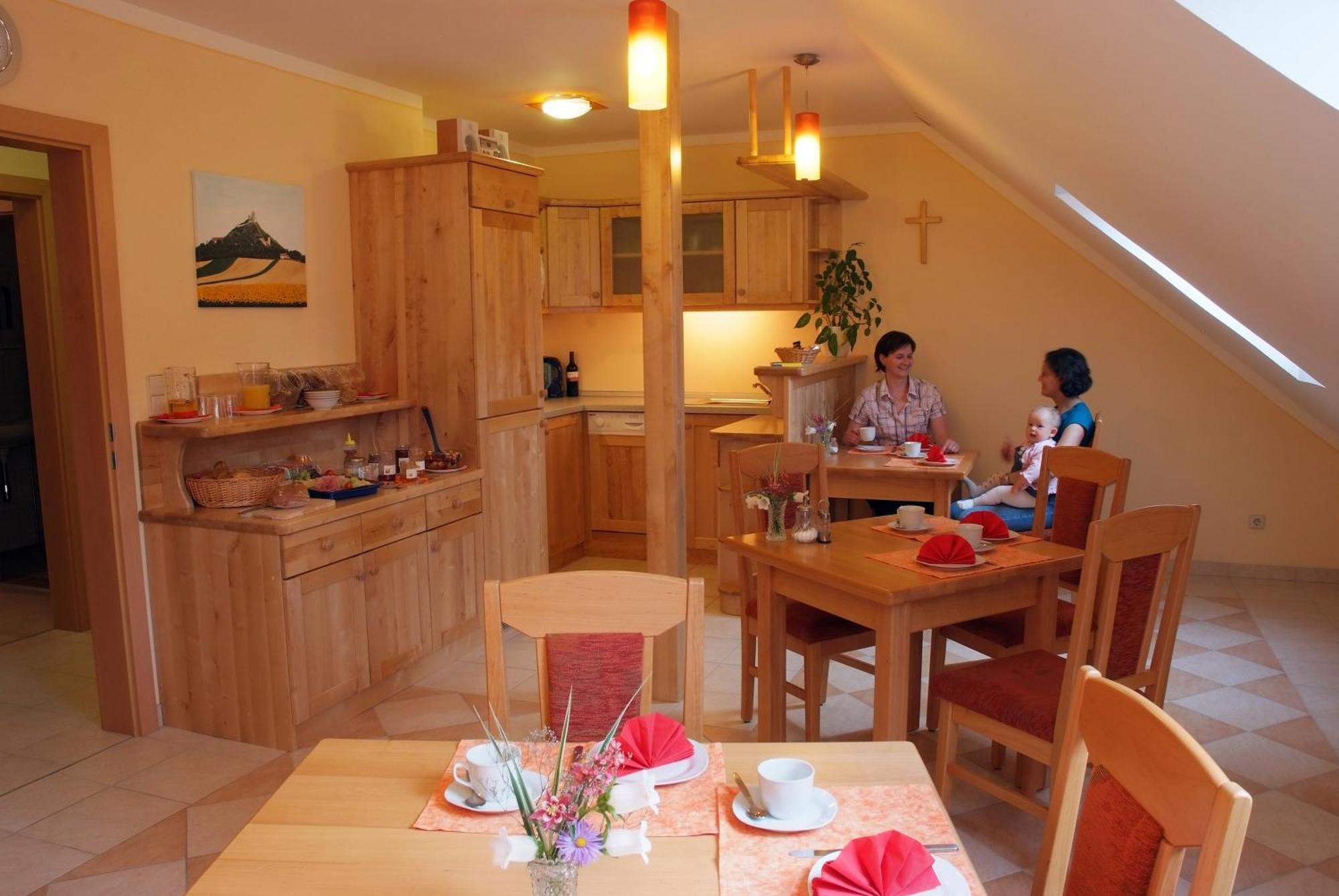 Gaestezimmer Rieder Staatz エクステリア 写真