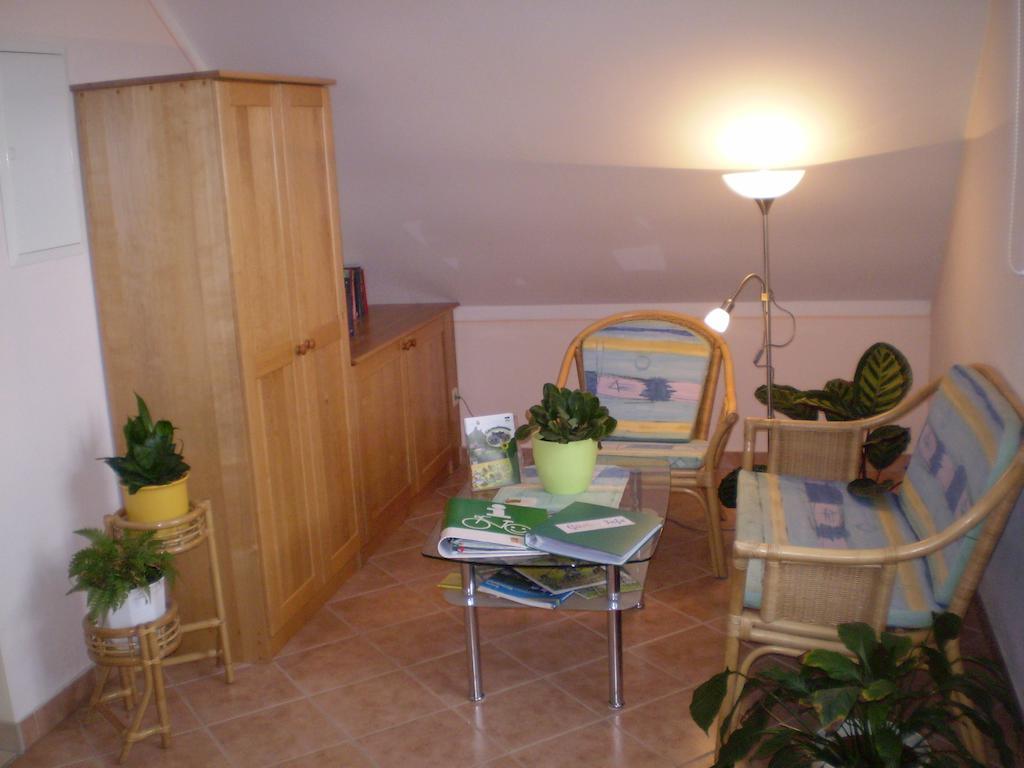 Gaestezimmer Rieder Staatz エクステリア 写真